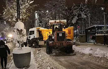 Van'da kar alarmı: 341 yerleşim yeri hala kapalı