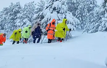 Van'da kar engeli doğaseverleri şaşırtmadı: Doğaseverler rotayı Toprakkale'deki ormana çevirdi