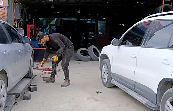 Van'daki lastikçilerde yoğunluk başladı! Ticari araçlar için son 2 gün