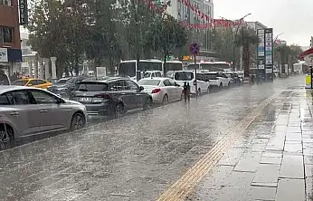 Van kar yerini yağmura bırakıyor!