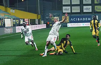 Vanspor'da tecrübeli futbolcu ile yollar ayrıldı