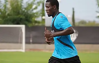 Vanspor'dan transferde durmak bilmiyor! Kenneth Obinna Ma imzayı attı