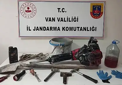 Van'da kaçak kazı operasyonu: 4 kişi gözaltına alındı