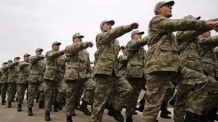 Bakan Güler duyurdu: Askerlikte devrim gibi yenilik