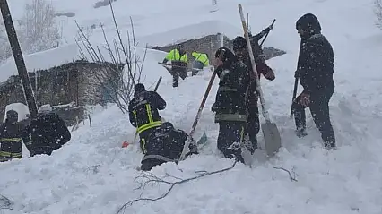 Van Çatak'ta çığ paniği: Vali Balcı'dan son durum açıklaması