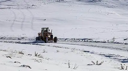 Van'da 53 yol ulaşıma kapandı