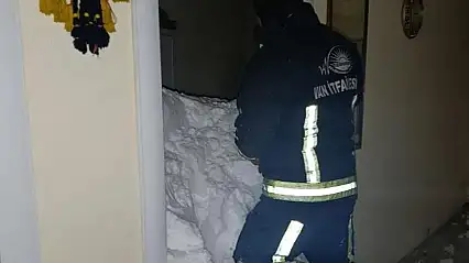 Van'da çığ düştü: 1 kişi kayıp, 22 ev boşaltıldı