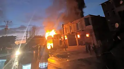 Van'da iş yerinde yangın paniği