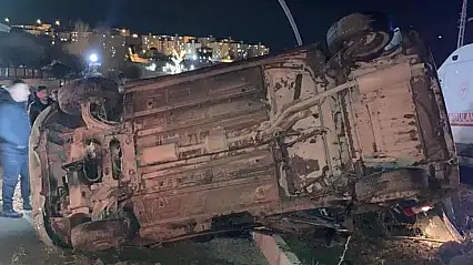 Van Edremit'te trafik kazası: 2 kişi yaralandı