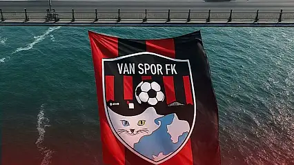 Vanspor bayrağı boğazda dalgalanmaya başladı