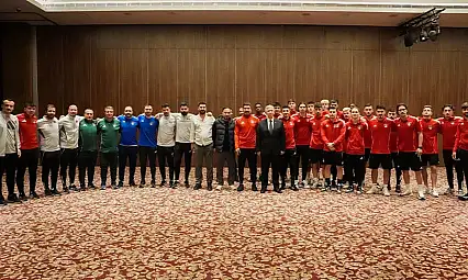 Ankara Büyükşehir Belediye Başkanı Mansur Yavaş'tan Vanspor'a ziyaret