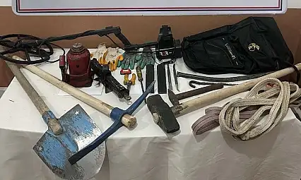 Van'da defineciler suçüstü yakalandı!