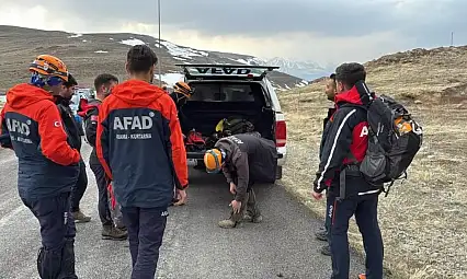 Van'da mahsur kalan dağcılar kurtarıldı