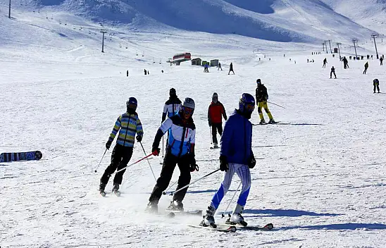 Abalı kayak merkezi sezonu açtı