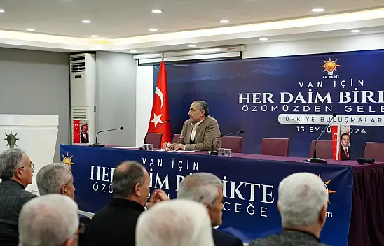 AK Parti'de yeni yönetim ilk toplantısını yaptı