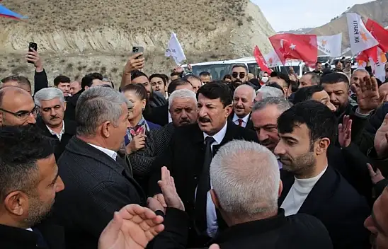 AK Parti'nin Hakkari adayı İsmet Ölmez'e coşkulu karşılama!