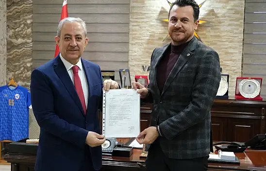 Ayhan Kayatürk, Büyükşehir Belediyesi için başvurusunu yaptı