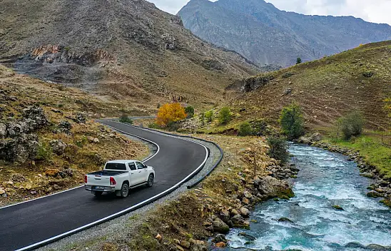 Bahçesaray 'Su Başı' ilk kez asfaltla tanıştı