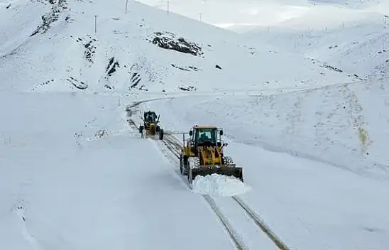 Büyükşehir Belediyesi'nde kar mesaisi başladı