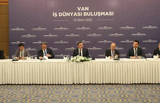 Cumhurbaşkanı Yardımcısı Cevdet Yılmaz, Van'da konuştu