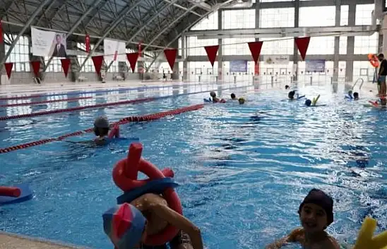Engelli çocuklara yönelik yüzme eğitimleri başladı