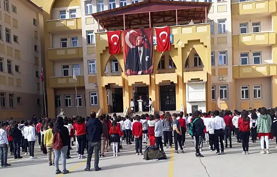 Ertuğrul Gazi Ortaokulu'nda öğrenciler kaderine terkedildi