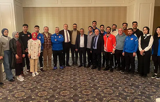 İş İnsanı Turgay Atacan, dart hakemlerini yemekte ağırladı