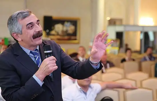 Trafik kazasında yaralanan Çetin Kotan hastaneye kaldırıldı