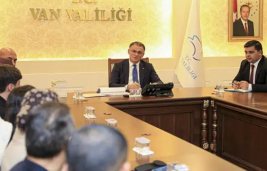 Vali Ozan Balcı, başarılı öğrencileri ödüllendirdi