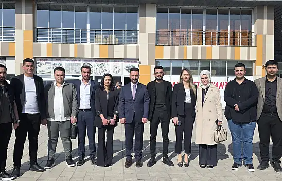 Van AK Gençlikten sevgi ve umut paylaşımı