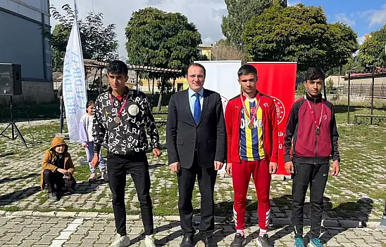 Van'da 100. Yıl Cumhuriyet Koşusu Düzenlendi