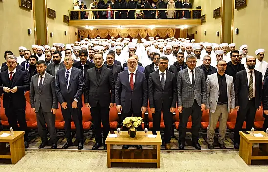 Van'da 184 Aday Din Görevlisine Mezuniyet Töreni