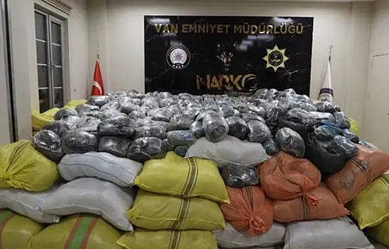 Van'da 4 Ton 600 Kilogram Esrar Ele Geçirildi