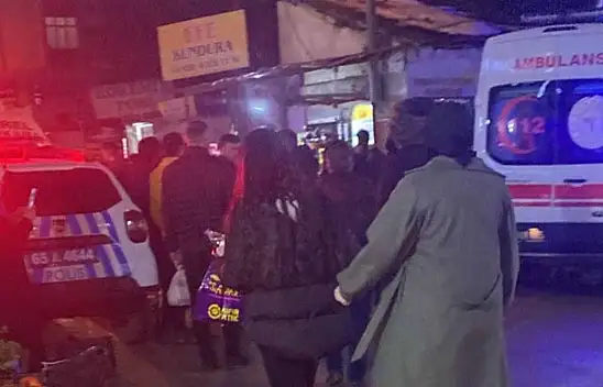 Van'da bıçaklı kavga: 3 kişi yaralandı!