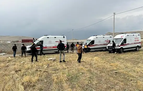 Van'da çıkan hortum çiftliği kullanılamaz hale getirdi