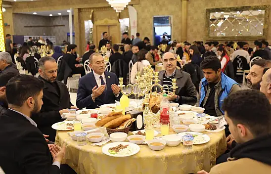 Van'da gençler iftar programında bir araya geldi