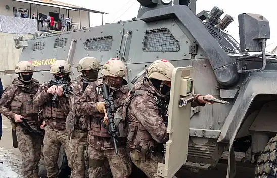 Van'da göçmen kaçakçılığı operasyonu: 9 tutuklama