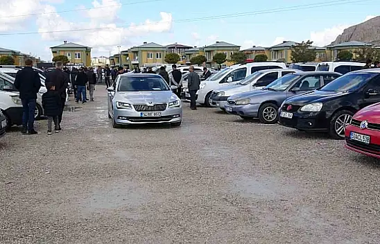 Van'da ikinci el araç fiyatlarında düşüş yaşanıyor