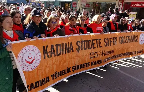 Van'da kadınlar, kadına şiddete karşı yürüdü