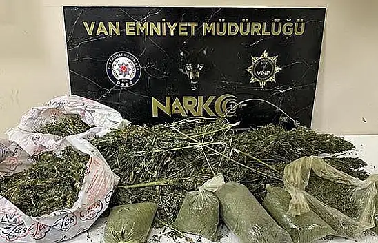 Van'da kilolarca esrar ve metamfetamin ele geçirildi