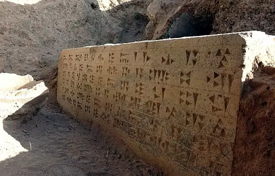 Van'da Körzüt Kalesinde 2 bin 800 yıllık tapınak bulundu!