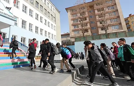 Van'da okul kıyafetlerine yeni düzenleme