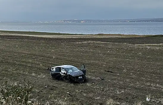 Van'da otomobil devrildi: 2 ölü, 1 yaralı