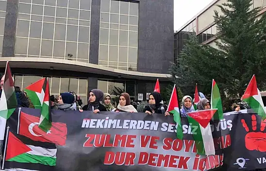 Van'da Sağlık Çalışanları Filistin'e Destek İçin Sessiz Protesto Yaptı