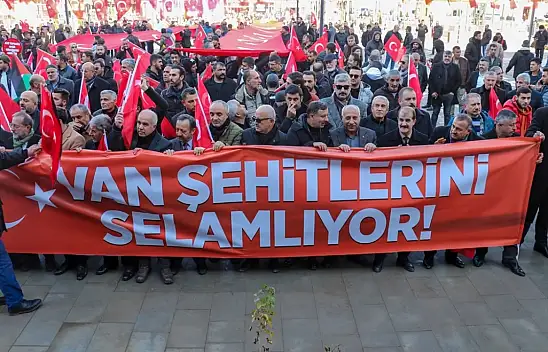 Van'da 'şehitleri anma' yürüyüşü düzenlendi