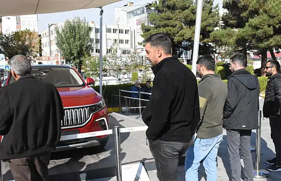 Van'da Togg deneyim merkezine yoğun ilgi