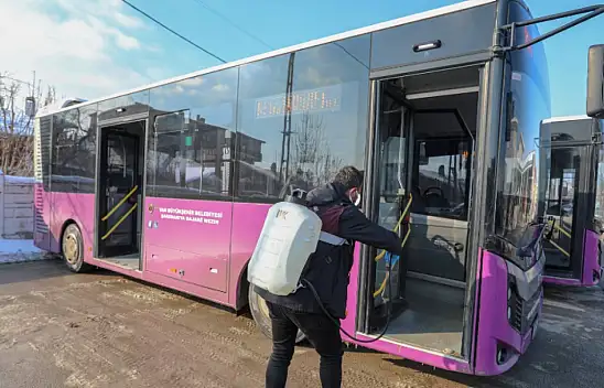 Van'da toplu taşıma araçları dezenfekte edildi