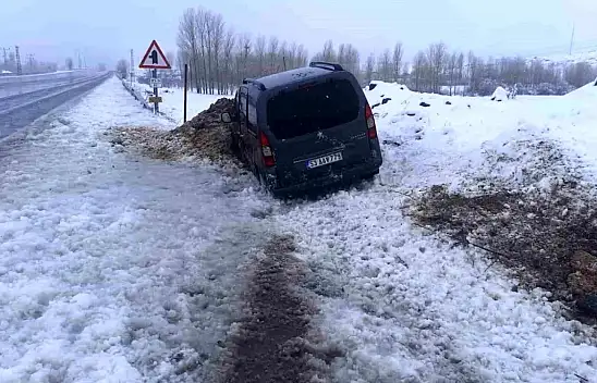 Van'da trafik kazası: 2 kişi yaralandı