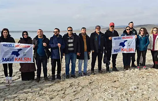 Van Gölü Aktivistleri Arin Gölü için 15 kilometre yürüdü