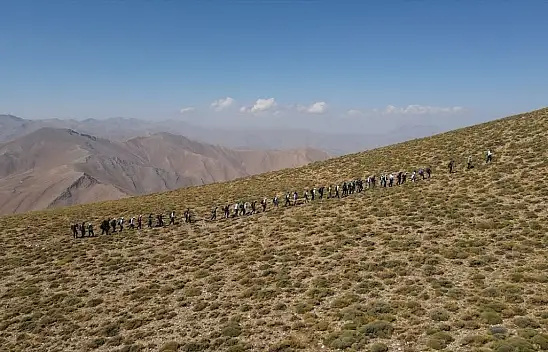 Van Gölü Aktivistleri Derneği Üyeleri Artos Dağı'na Tırmandı